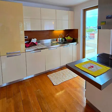 арт мезонет под тепето *