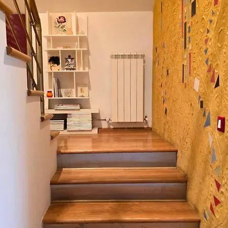 арт мезонет под тепето Apartment *